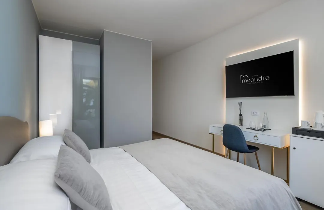 Hotel Meandro - Lake View-1