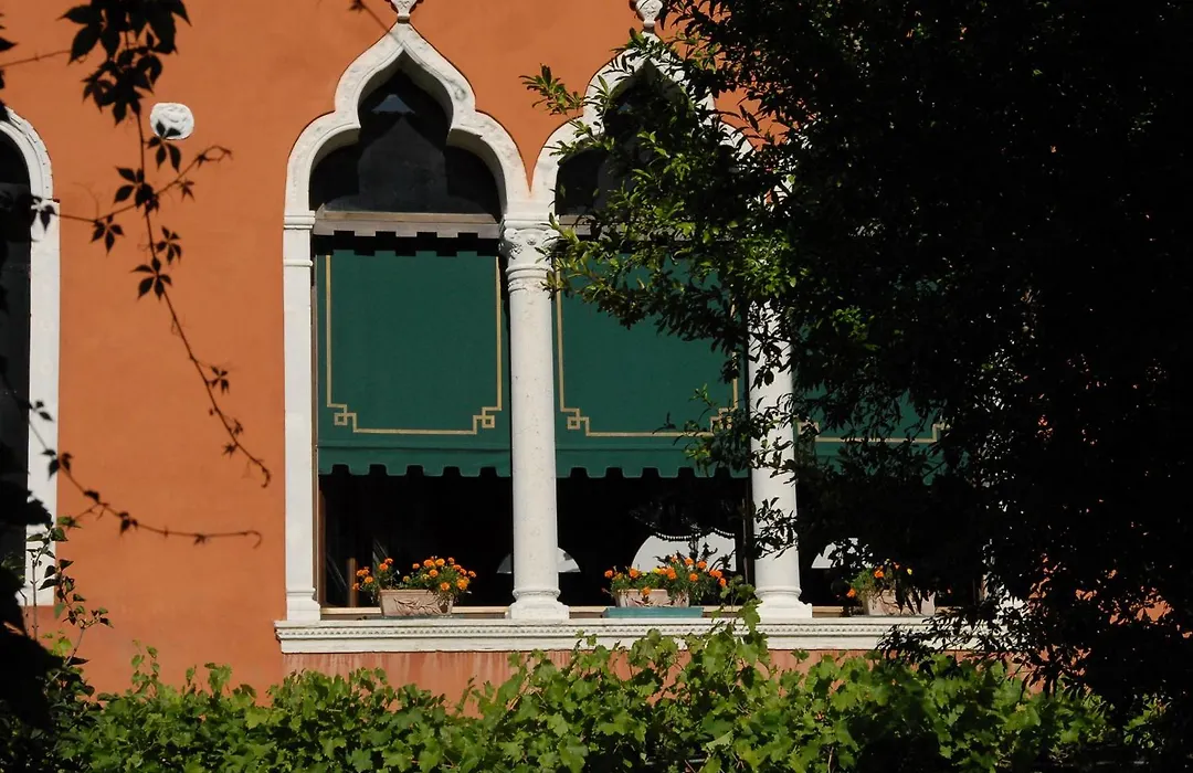 Pensione Accademia - Villa Maravege-1