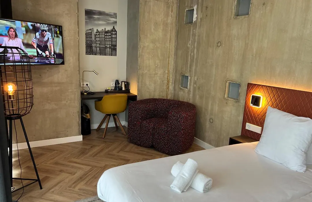 Hotel New Kit-1
