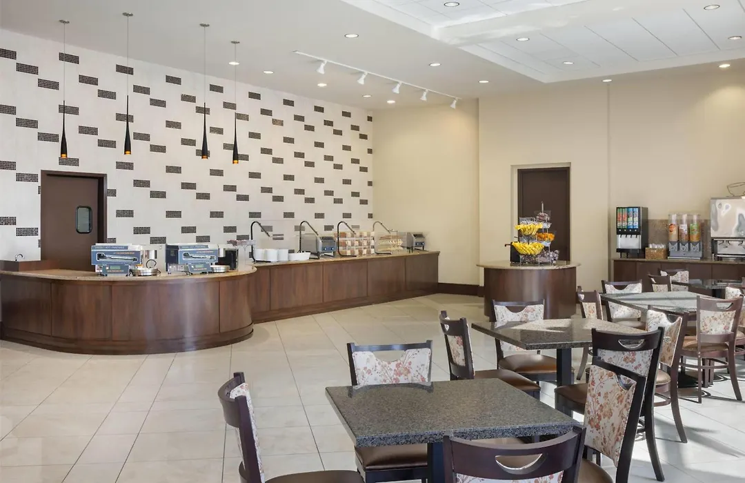Ramada Plaza By Wyndham Orlando Resort & Suites Intl Drive - Newly Renovated!-1