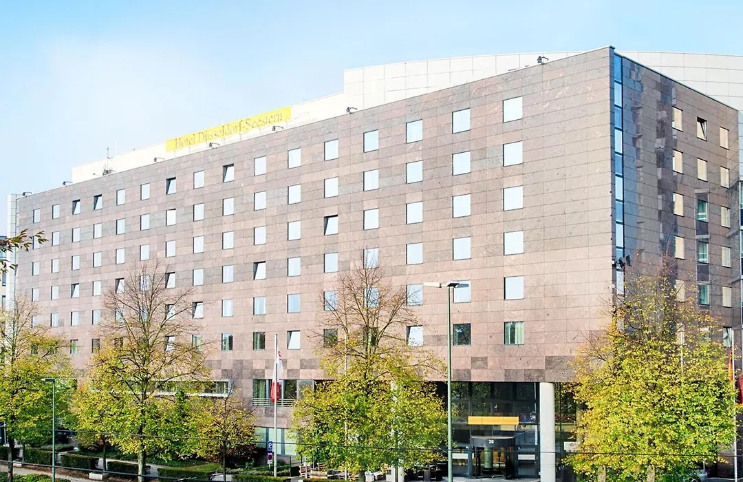 Voco Dusseldorf Seestern By Ihg-1