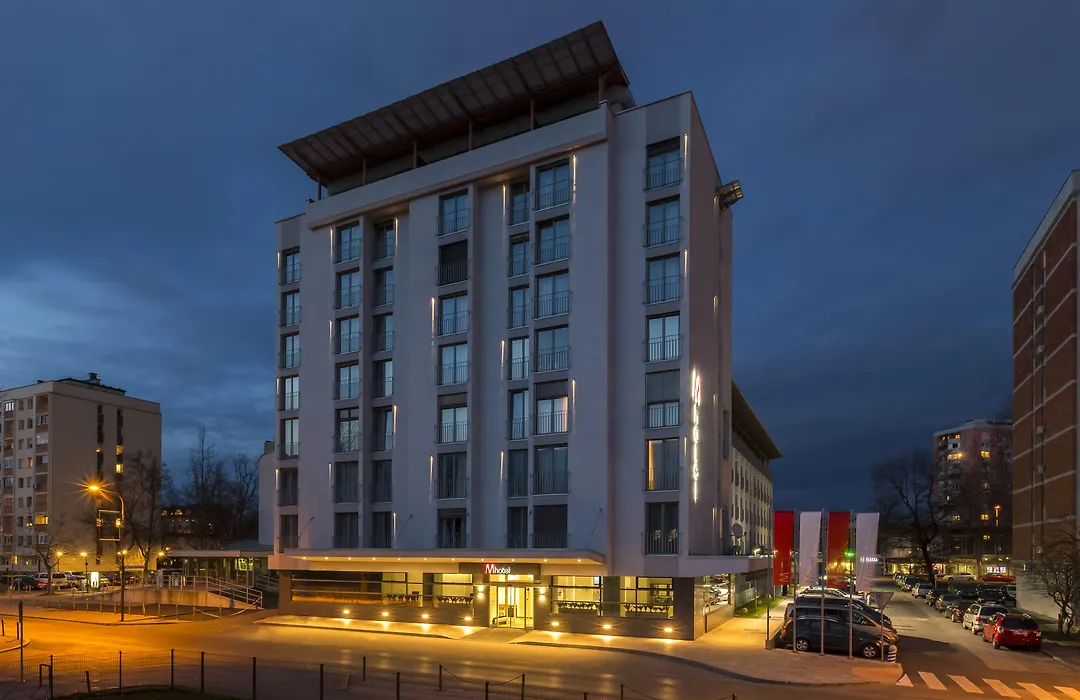 M Hotel-1