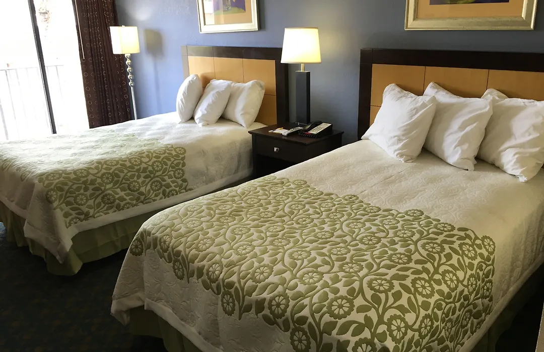 Days Inn & Suites By Wyndham Tampa Fairground-Casino-Ybor-1