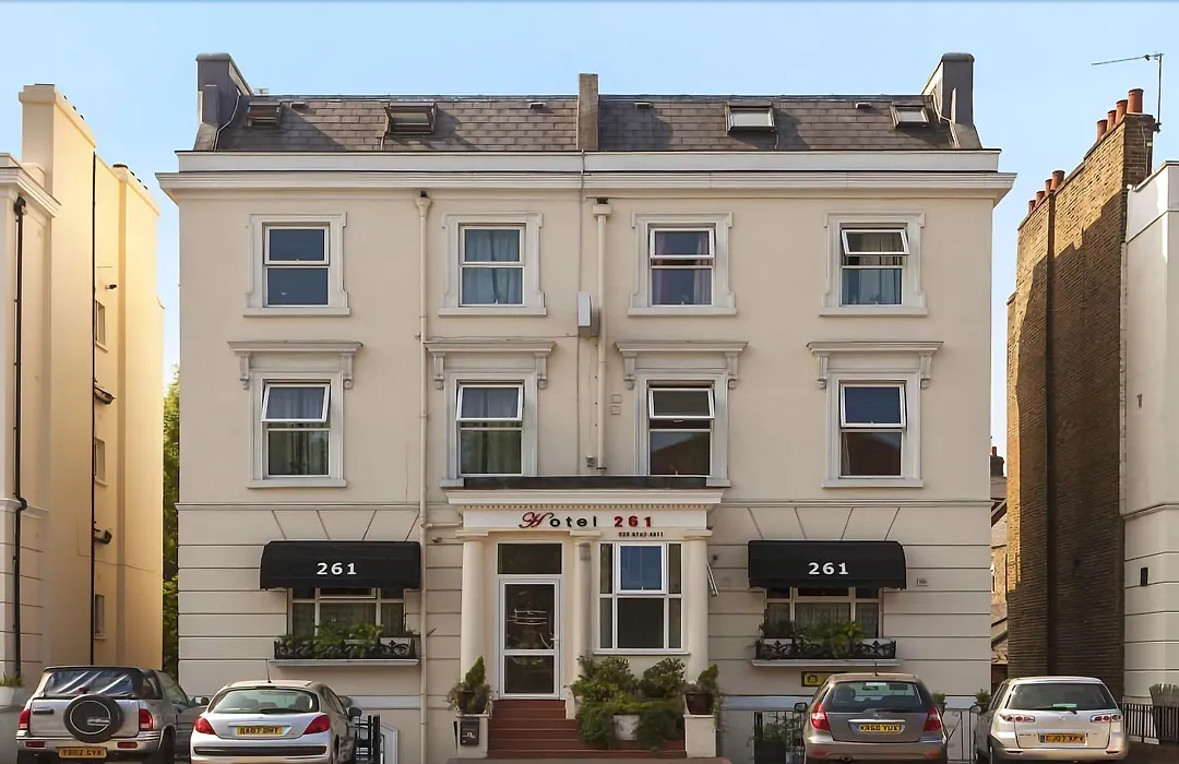 Hotel 261-1