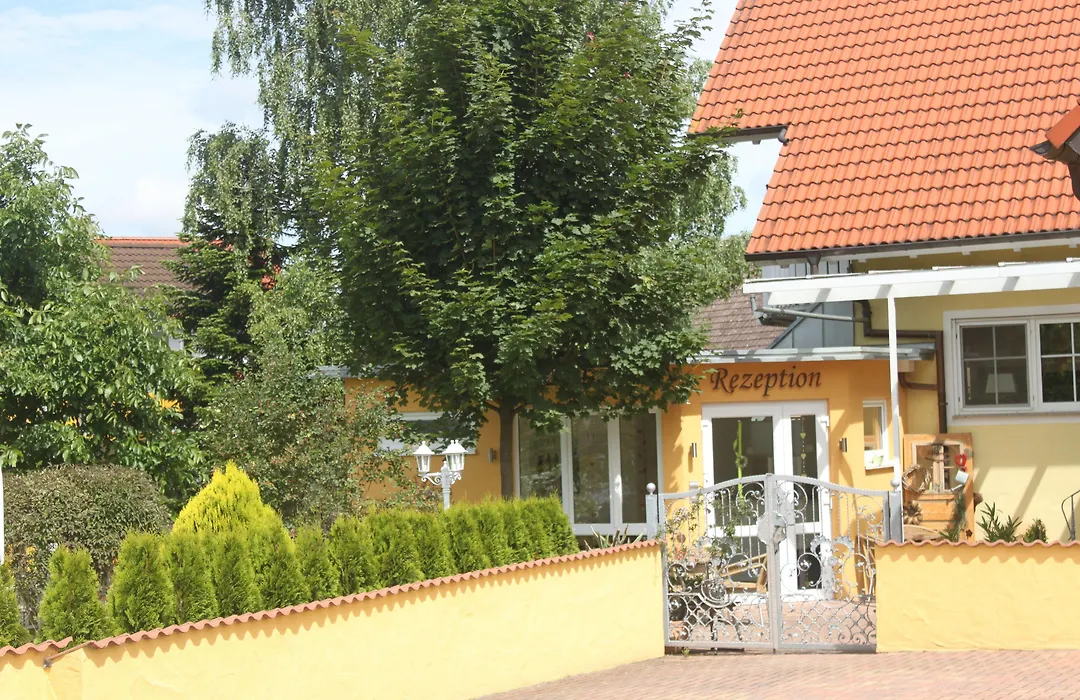 Hotel&Gästehaus Im Ziegelweg garni-1