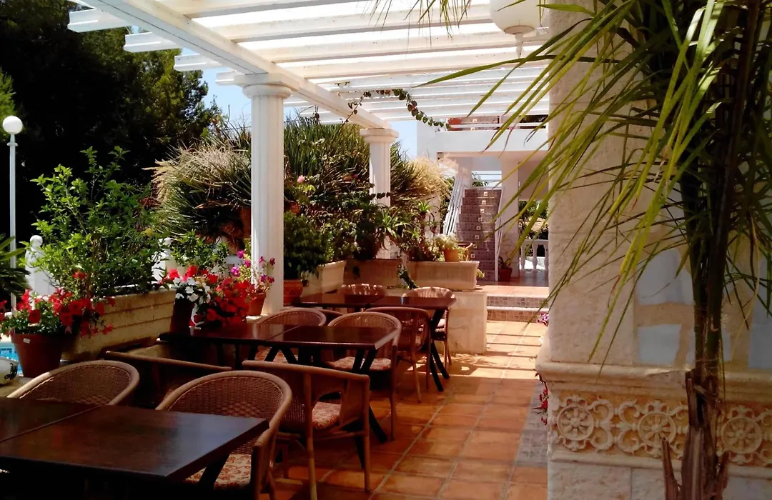 Hostal Residencial La Paloma-1