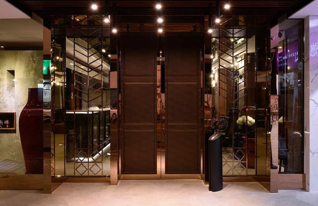 3 Door Hotel-1