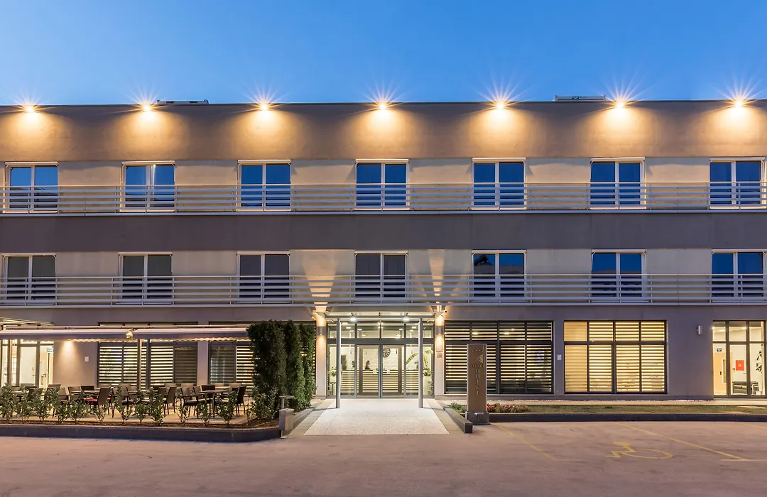 Hotel Mondo-1