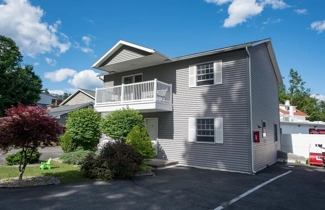 Adirondack Retreat Inn & Suites-1