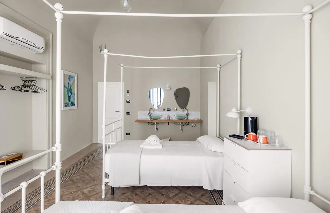 Palazzo Cavarretta - Pinella's Rooms&Apartment-1