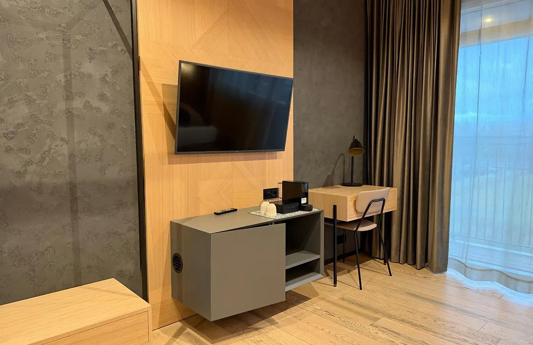 Hotel Lotus-1