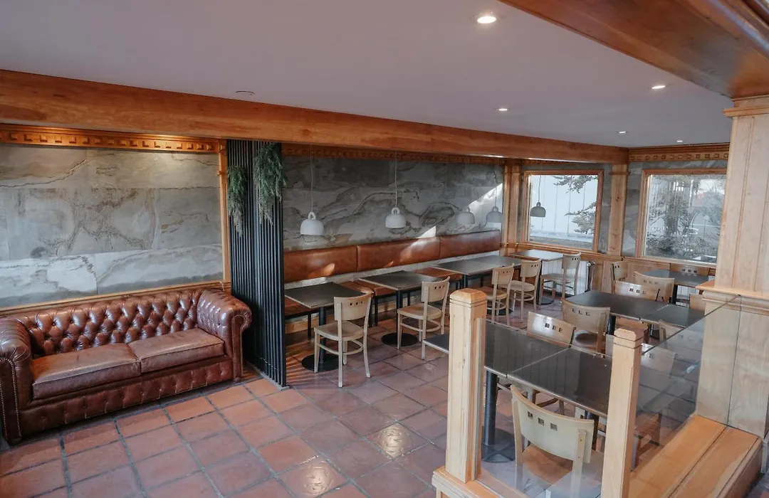 Hostal Del Bosque-1