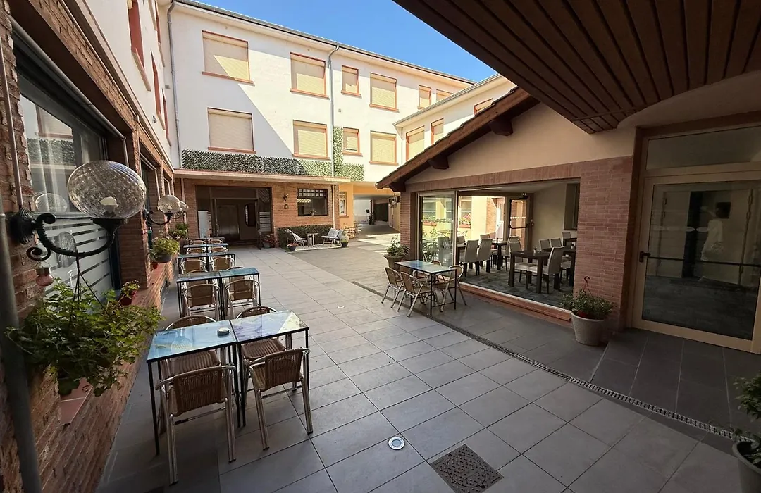Hotel Chiffre-1