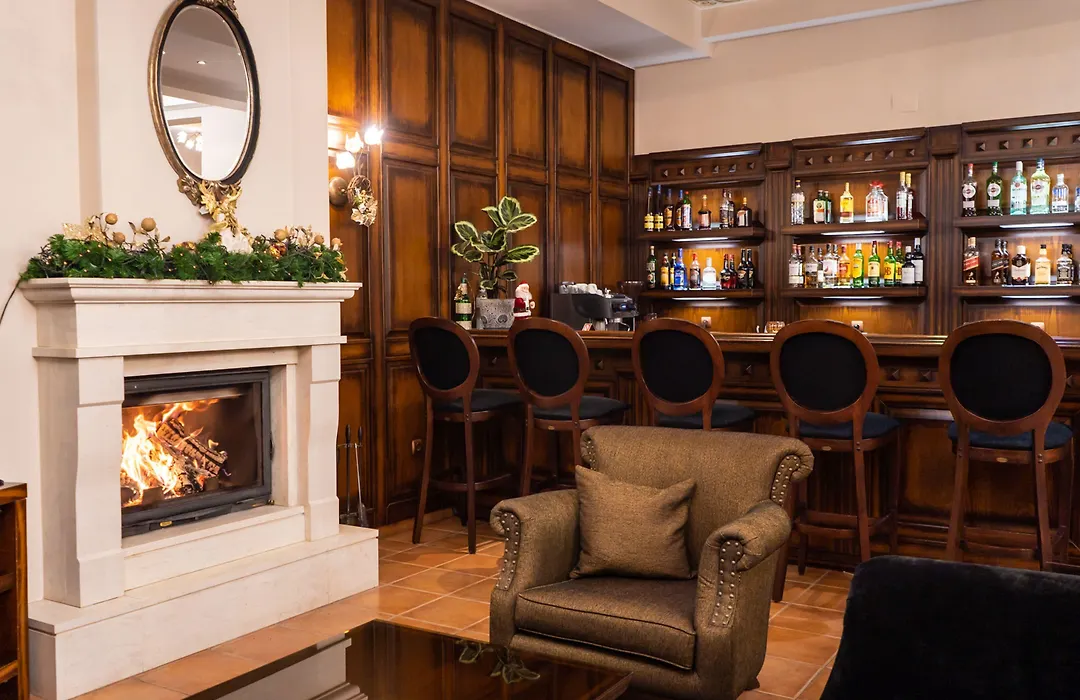 Dellas Boutique Hotel-1