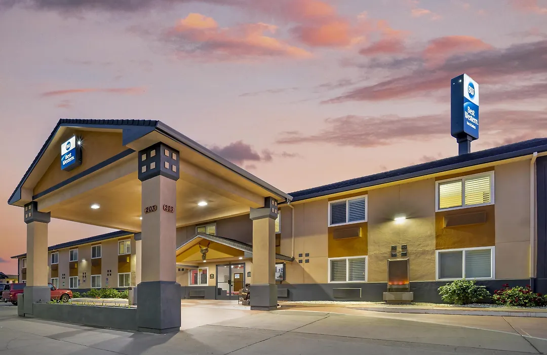 Best Western Antelope Inn & Suites-1