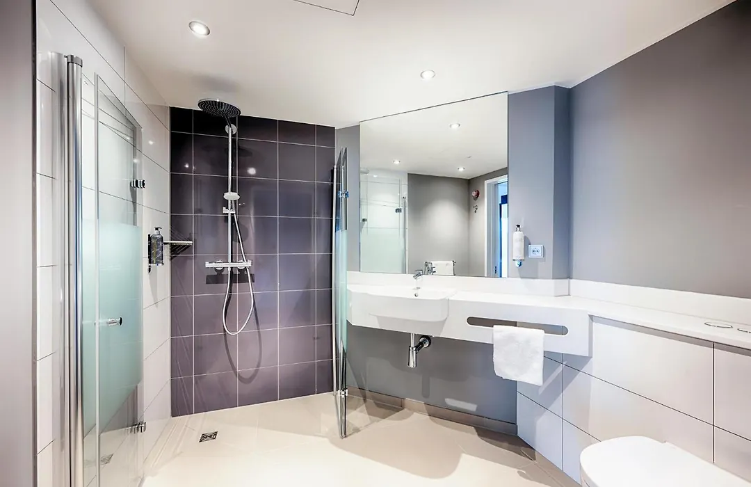 Premier Inn Lübeck City Centre-1