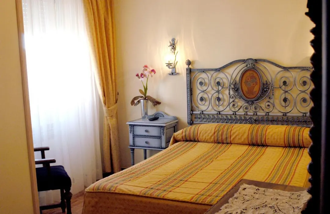 Hotel Julia-1