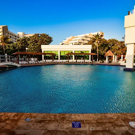 Park Royal Beach Cancun-3