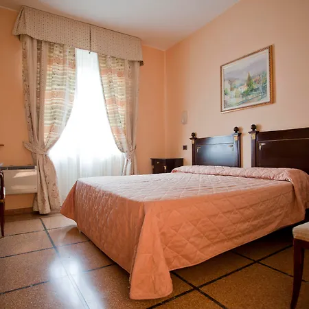 Hotel La Pace-3