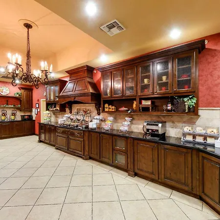 Comfort Suites Alamo-River Walk-3