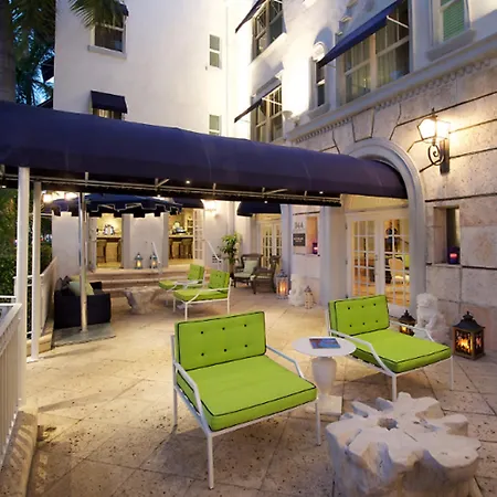 Blue Moon Hotel-2