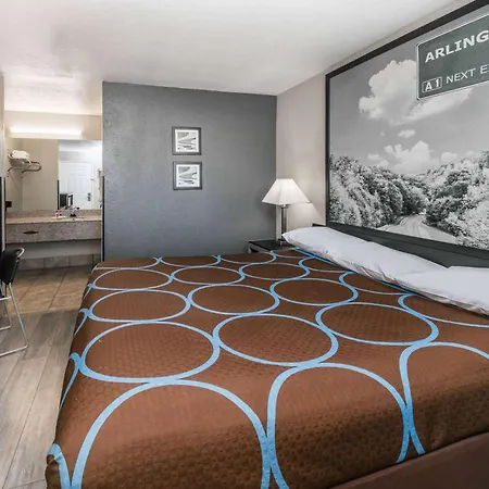 Super 8 By Wyndham Arlington Near At&T Stadium-2