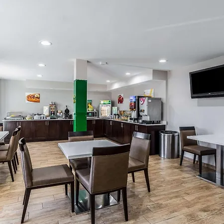 Quality Inn & Suites West El Paso I-10-2