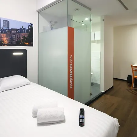 easyHotel Den Haag-3
