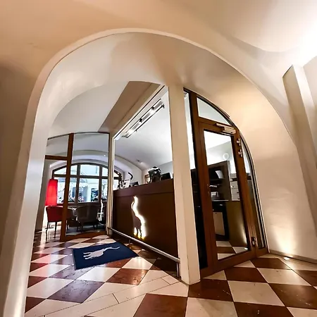 Hotel Elefant Family Business-2