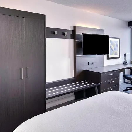 Holiday Inn Express & Suites Mississauga-Toronto Southwest By Ihg-2
