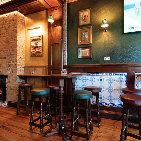The Crown Pub & Guesthouse-3
