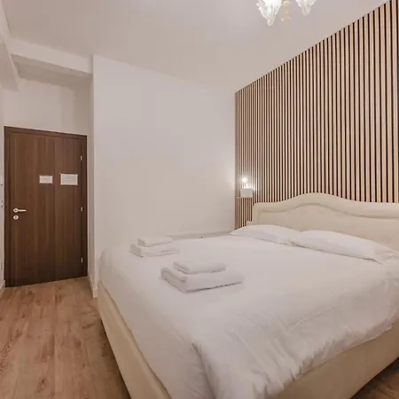 Rialto Suite 707-2