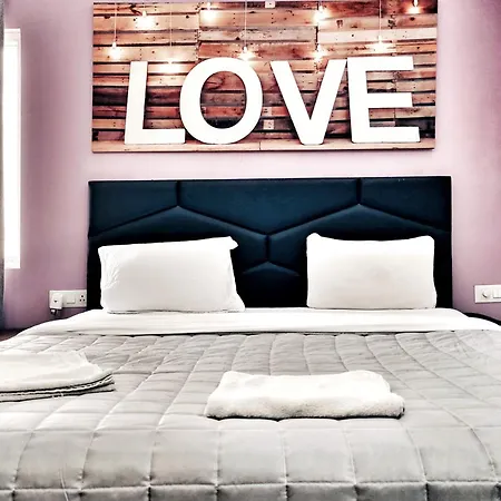 Hotel Aerocity Purple Orchid-3