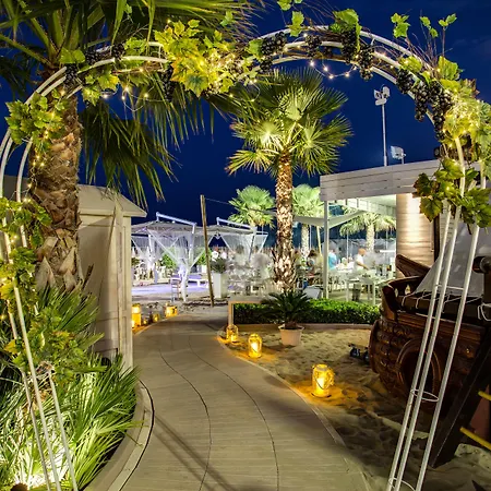 Hotel Adlon - Fronte Mare-2