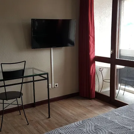 Hotel De La Gare-2