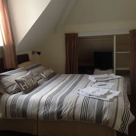 Waverley Guest House-3