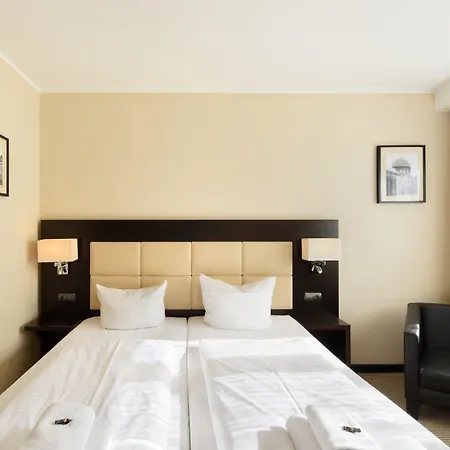 Hotel Am Karlstor-2