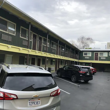 Lombard Plaza Motel-3