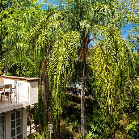 Garlands Del Rio Riverside Boutique Hotel-3