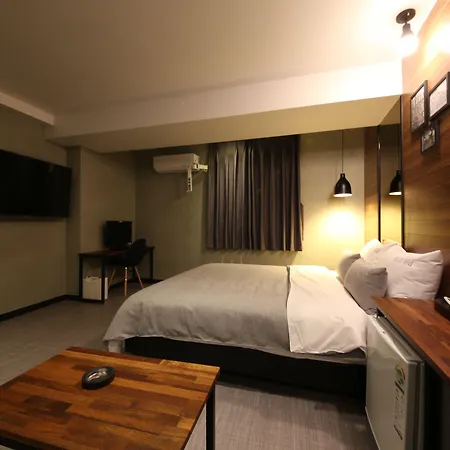 The Last Hotel Nampo-3