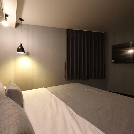 The Last Hotel Nampo-2
