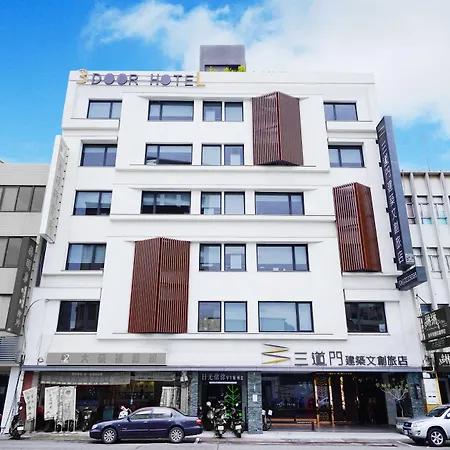 3 Door Hotel-2