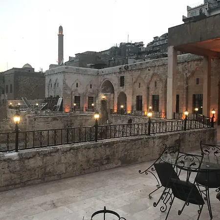 Kasr-I Abbas Hotel-2