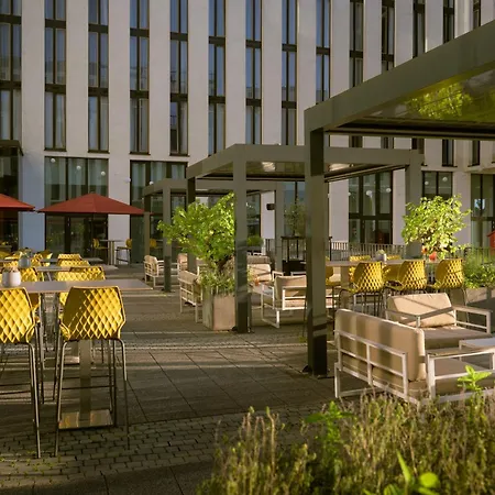 Leonardo Royal Hotel Munich-3
