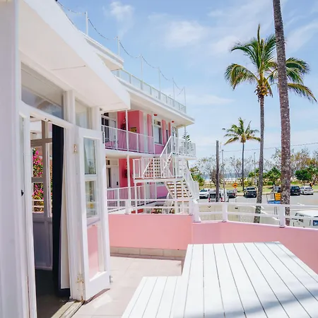 The Pink Hotel Coolangatta-2