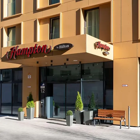 Hampton By Hilton Duesseldorf City Centre-3