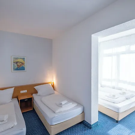 Hotel Viktoria Düsseldorf-Neuss - Self Check-In-3