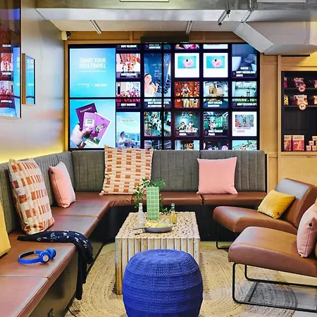 Moxy Paris Bastille-3