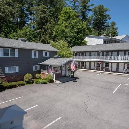 Adirondack Retreat Inn & Suites-3