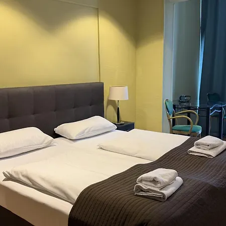 Hotel M68-3